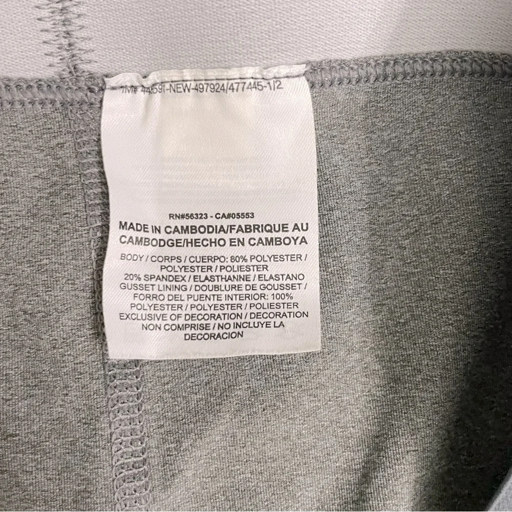 Nike PRO Women's XL Fitted Dri Fit Pants Leggings Cropped Capri Gray